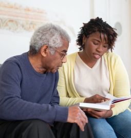 What Are the Roles of Home Care Professionals in Alzheimer’s Care?